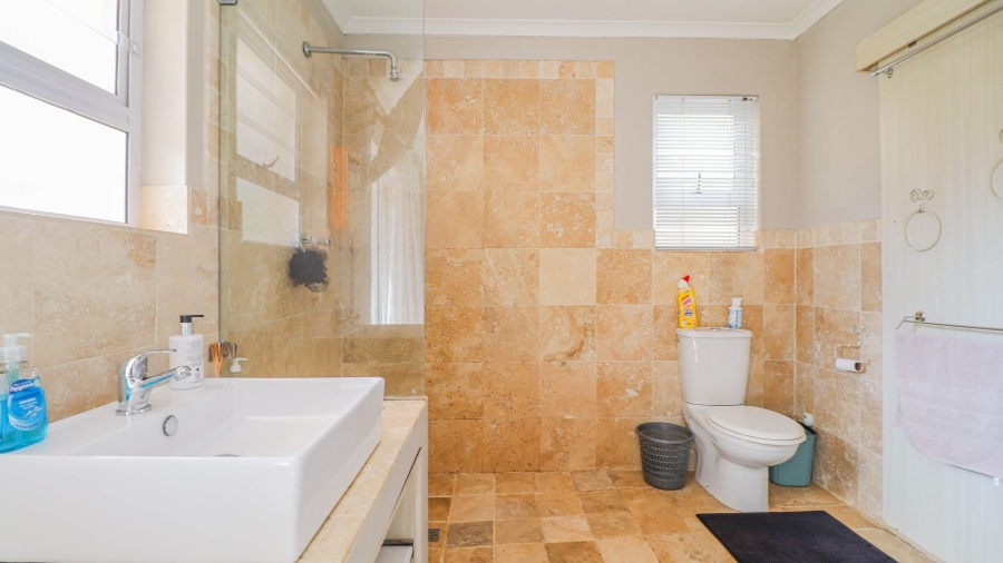 3 Bedroom Property for Sale in Beacon Bay North Eastern Cape